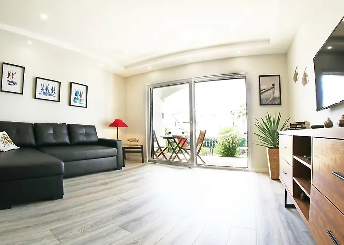 Between Golf And Appartement *