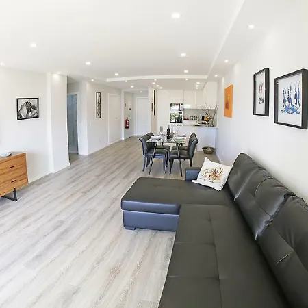 Apartment Between Golf And